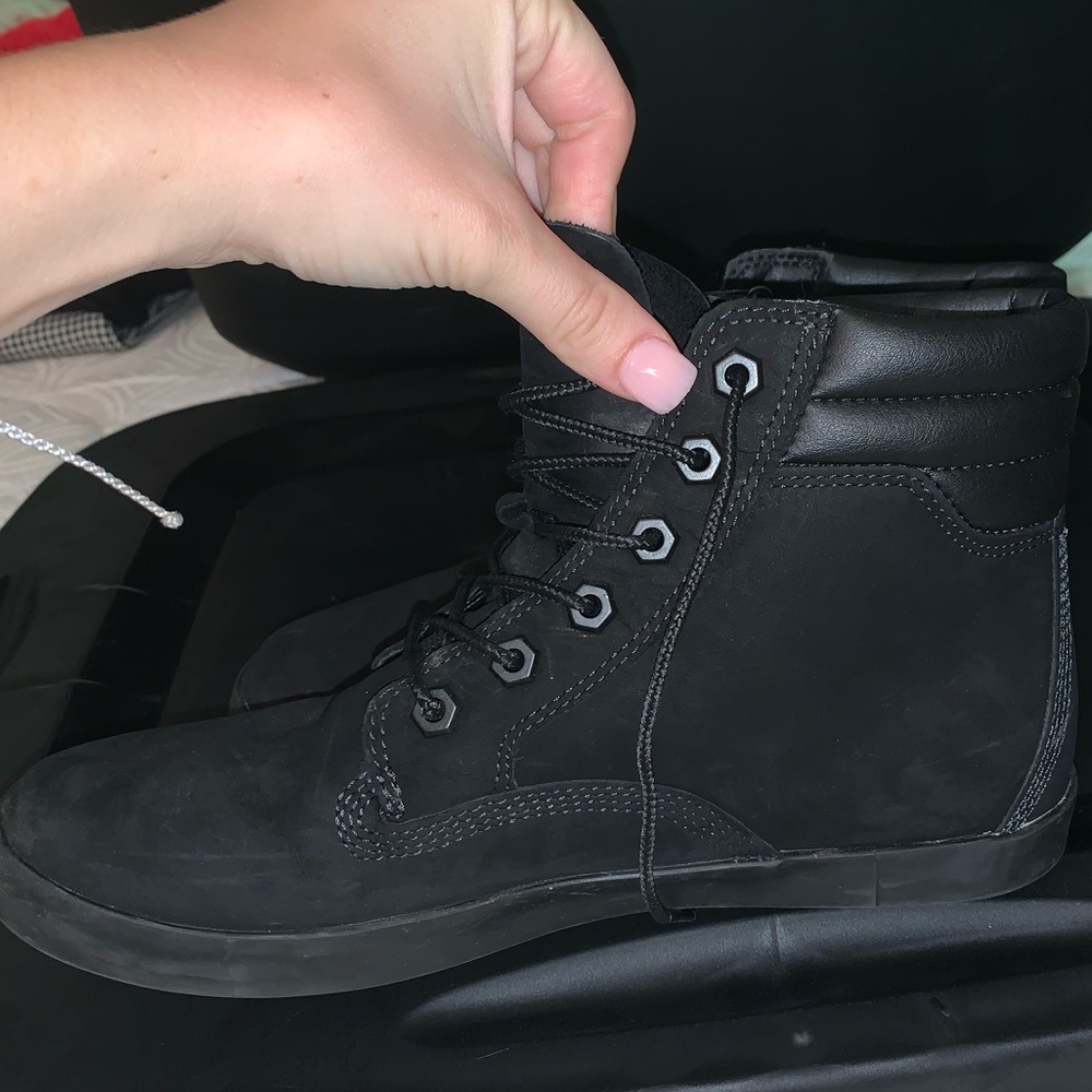 TIMBERLAND LEATHER BOOTS
